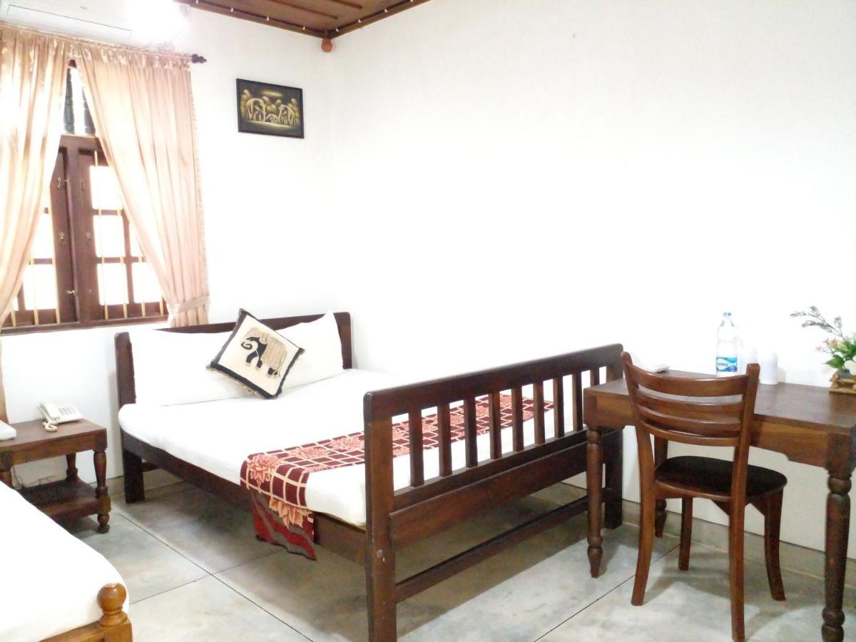 Muduna Walawwa Resort Kandy Luaran gambar