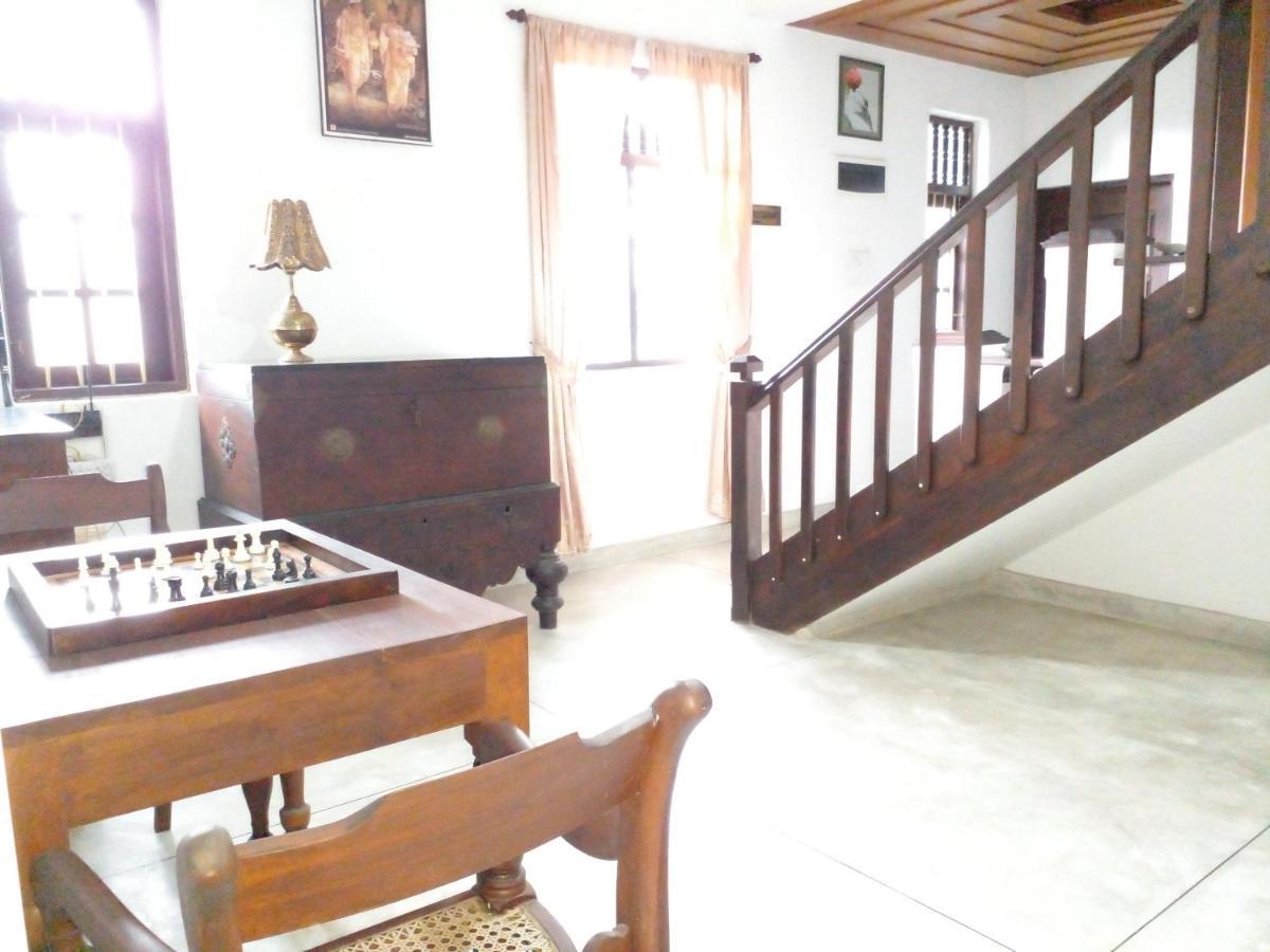 Muduna Walawwa Resort Kandy Luaran gambar