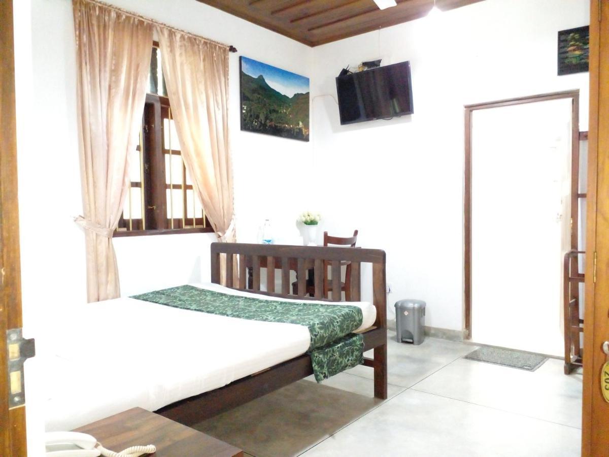 Muduna Walawwa Resort Kandy Luaran gambar