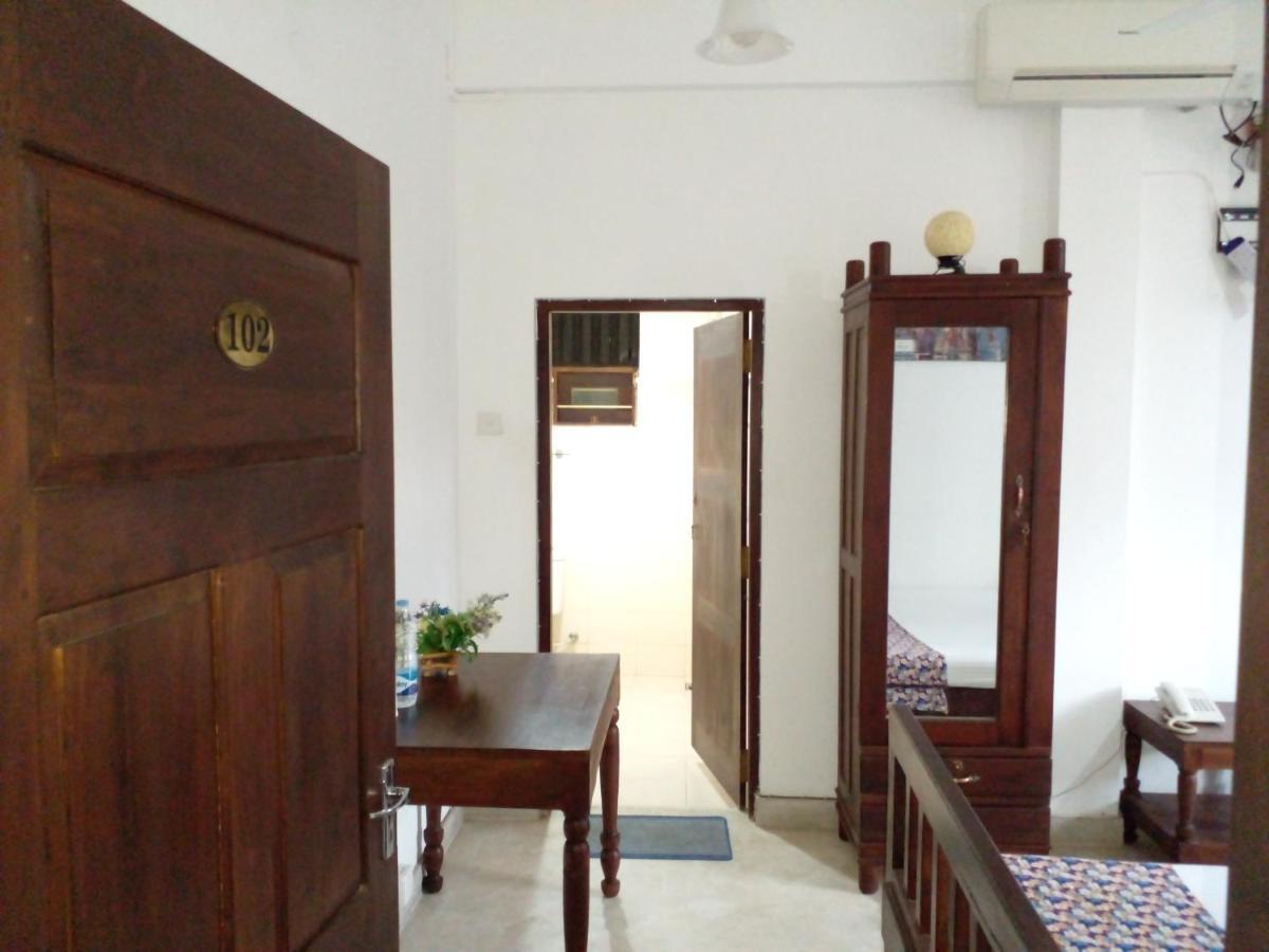 Muduna Walawwa Resort Kandy Luaran gambar